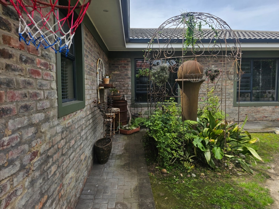 3 Bedroom Property for Sale in Reebok Western Cape